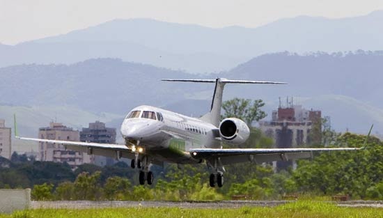 https://www.blueheightaviation.com/uploads/aircraft/legacy-650_1686484589.jpg